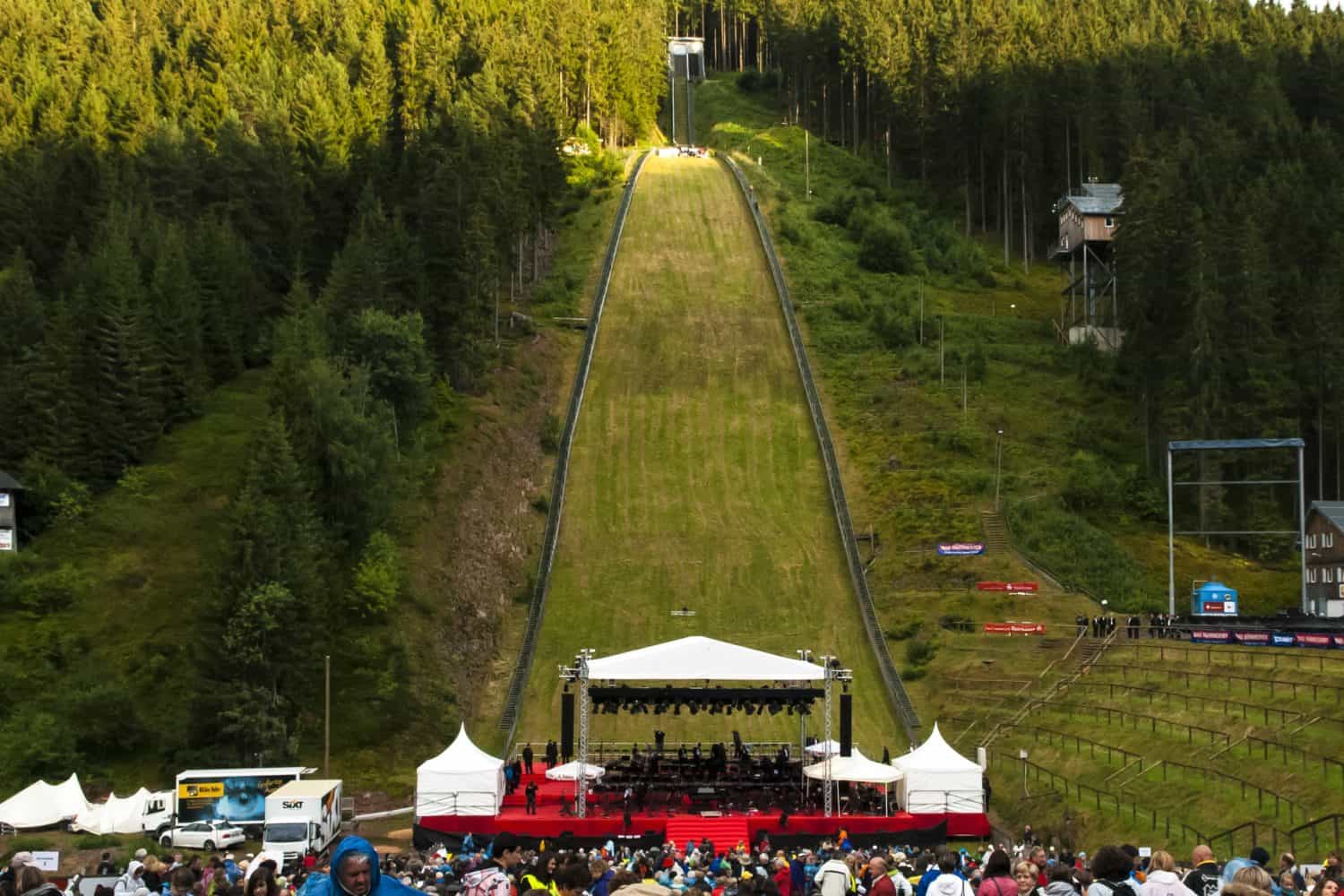 Hochkarätiges Festival an der Hochfirstschanze 2021 5 Buehne Festival an der Hochfirstschanze ©markfoto
