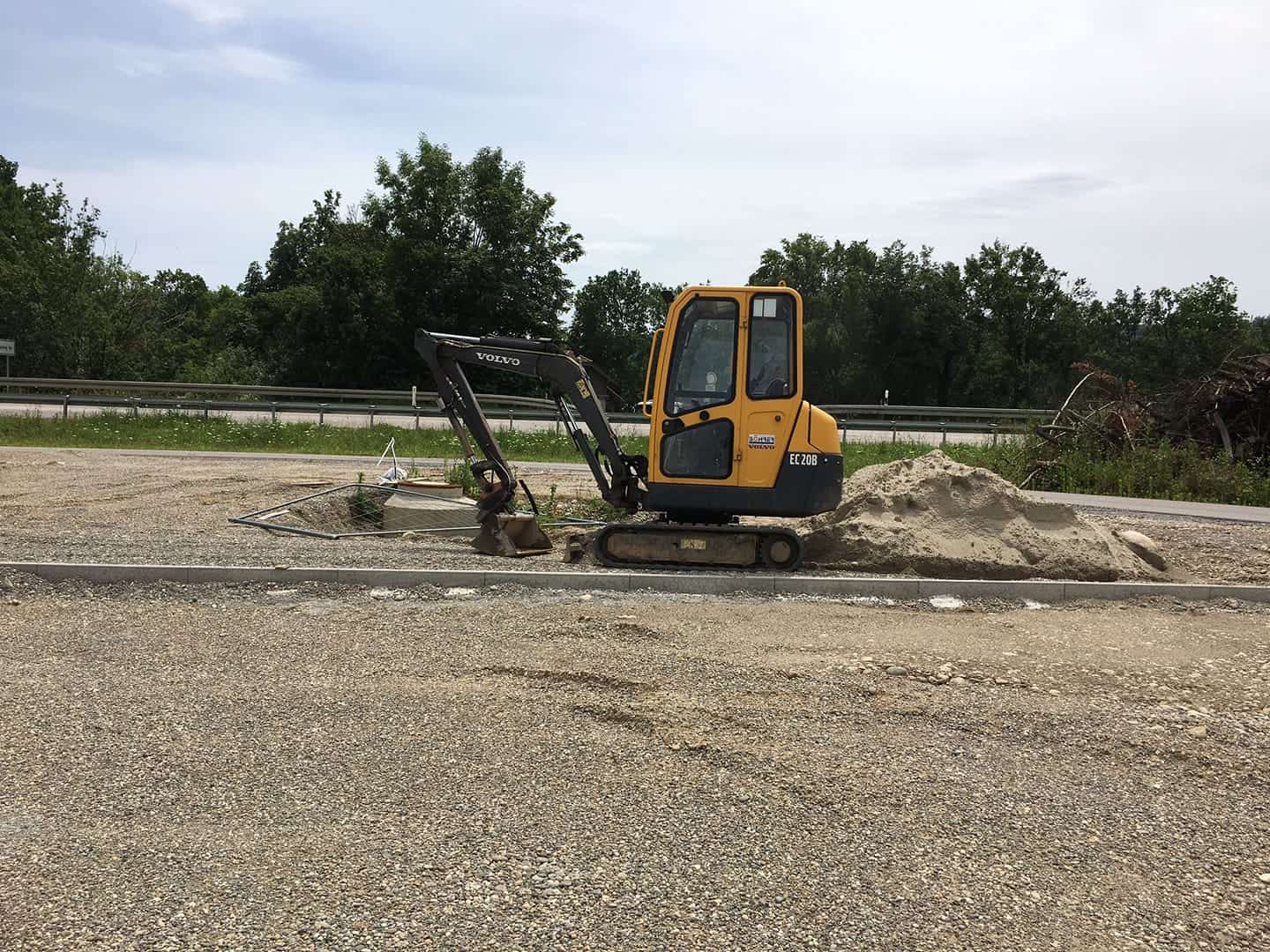 Bagger in Lauchringen entwendet. Wer hat etwas gesehen? 5 244438634 1821024764748233 682365841728410877 n