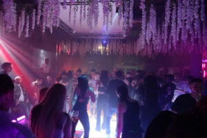 aleksej club royal tiengen halloween party club royal 20211030 059 300x200