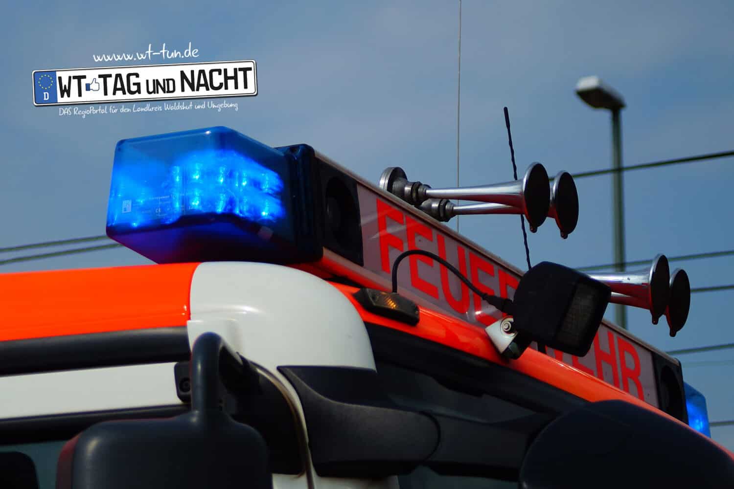 Brand im Bildungszentrum, Einbrecher, Rettungshubschrauber- und Feuerwehreinsätze 15 feuerwehrauto 5
