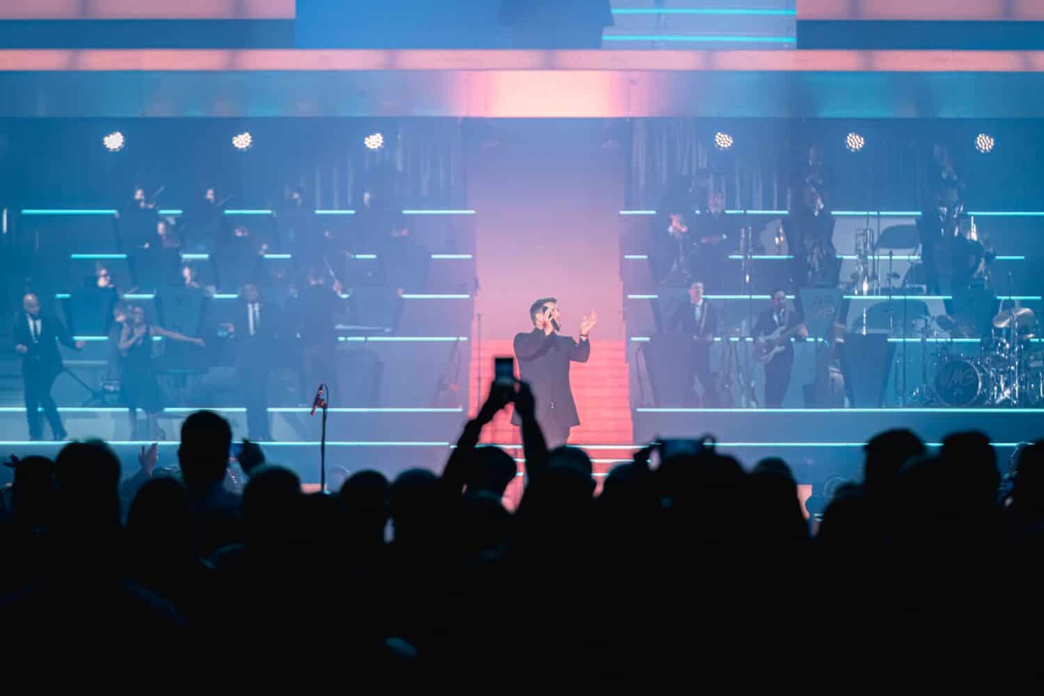 Michael Bublé sorgt im Hallenstadion Zürich für mega Stimmung 14 michael buble zuerich 2023 credits johannes kirchherr partyamigo.de 005