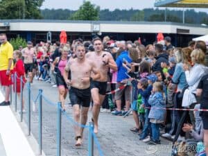Lauchringer Triathlonnacht: 300 Teilnehmer und hunderte Zuschauer trotz teilweise starkem Regen. 10 378michael lauchringen triathlonnacht 20230630 189