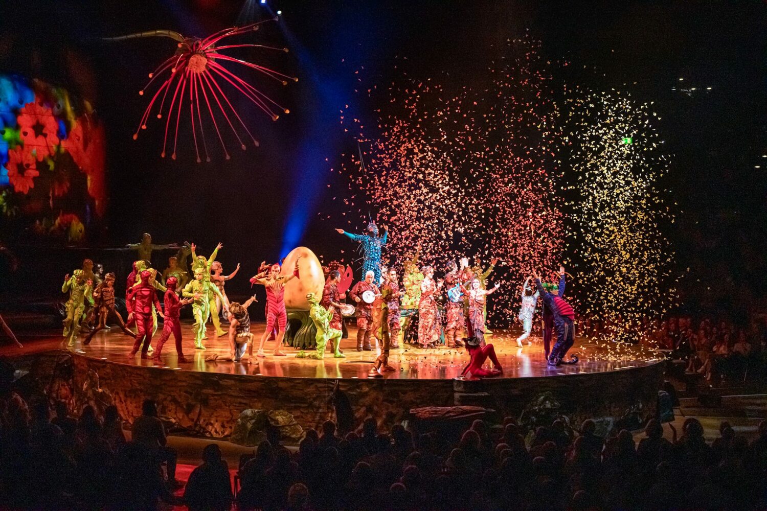Ein Farbenrausch von Insekten und Akrobatik – Cirque du Soleil's "OVO" begeistert Zürich 11 ovo zuerich johannes kirchherr 004