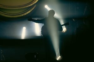 Kings of Floyd erschaffen Magische Pink Floyd-Welt im Gloria-Theater! 11 johannes kirchherr bad saeckingen kings floyd 20240126 021
