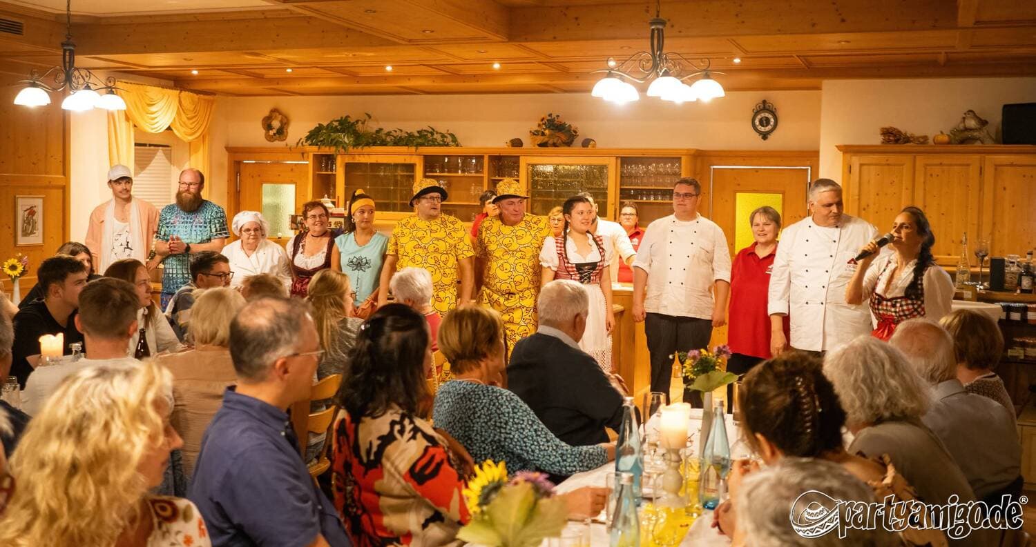 Gelungene Premiere des 2. Krimidinners des Theatervereins Zeitschleuse e.V. 21 michael riedern am wald krimidinner 20241011 093