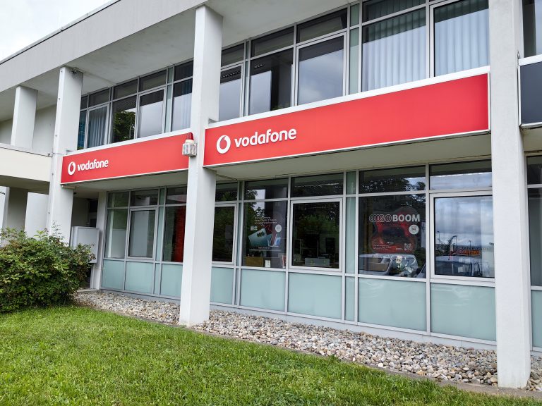 Vodafone Shop Tiengen aussen Vodafone 768x576