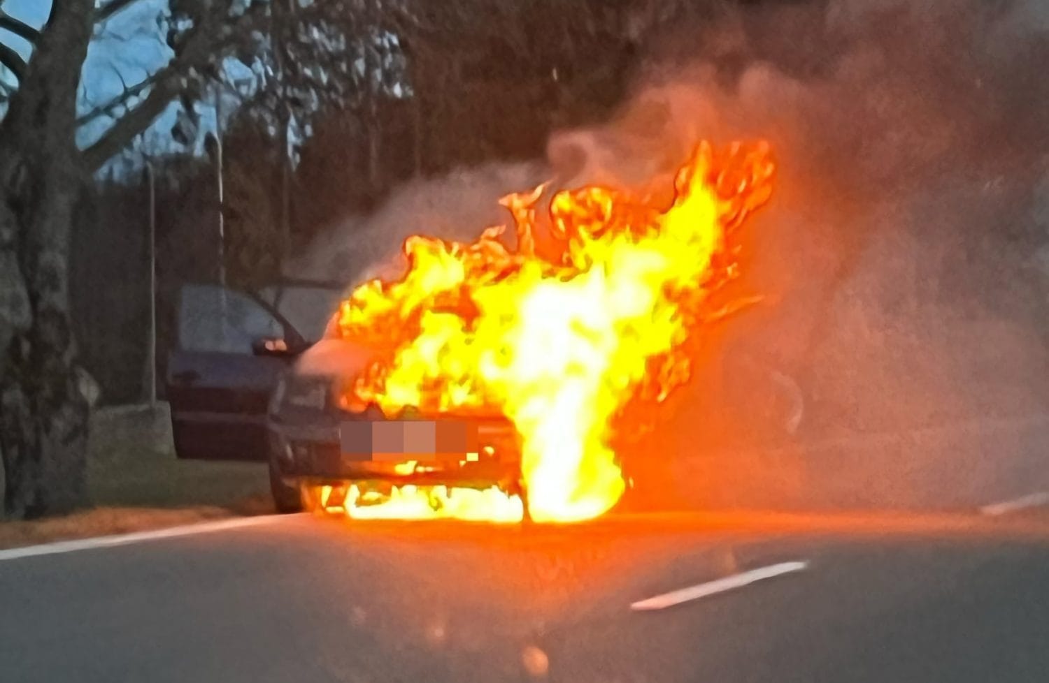 Fahrzeugbrände, Verkehrsunfälle, Sachbeschädigung und mehr... 15 brand