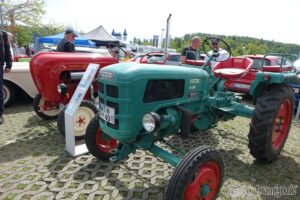Über 150 Oldtimer und viel los: Automarkt 2000 und Autohaus Waser erleben sonniges Frühlingswochenende 2 045 2026 04 26 Fruehlingsfest Automarkt 2000 Tiengen Aleksej 018