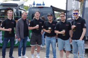 Über 150 Oldtimer und viel los: Automarkt 2000 und Autohaus Waser erleben sonniges Frühlingswochenende 5 066 2026 04 26 Fruehlingsfest Automarkt 2000 Tiengen Aleksej 039
